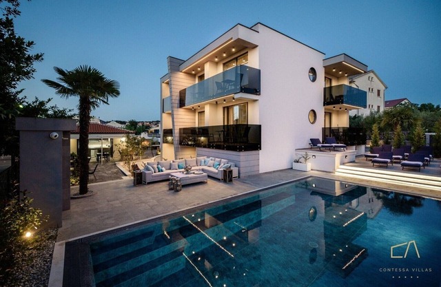 Stylish Villa Curiera in the city center with private pool and lounge on Krk