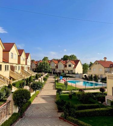 Sublime chalet à Ifrane avec piscine et parking gratuit