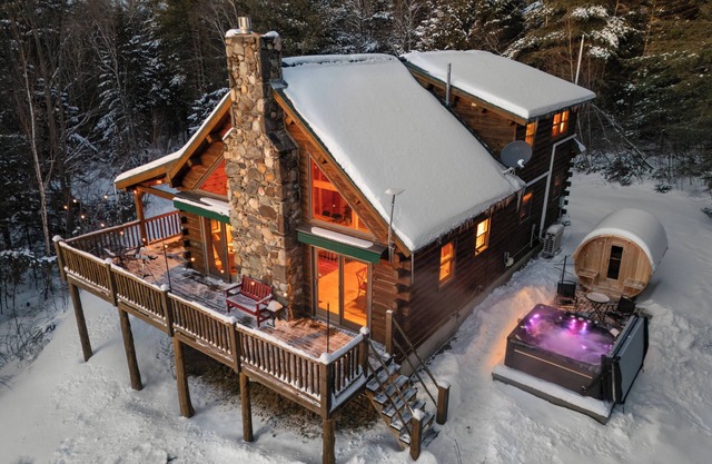 Sugar Hill Hideaway - Theater~Games~Hot Tub~Sauna - 3 br cabin in White Mtns