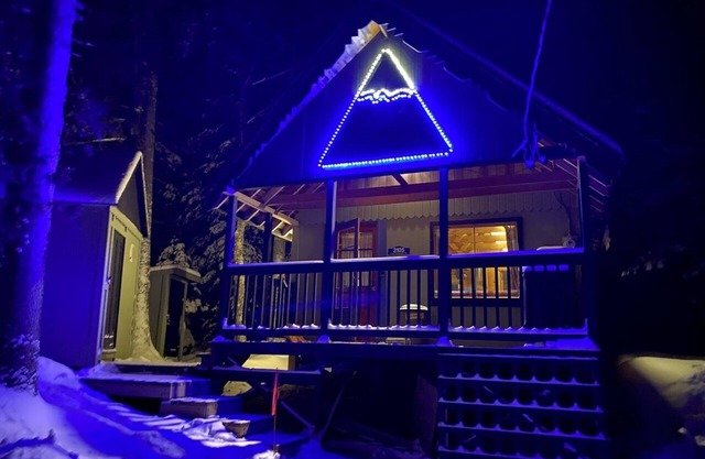 Sugarloaf camp - ski/outdoors rustic retreat