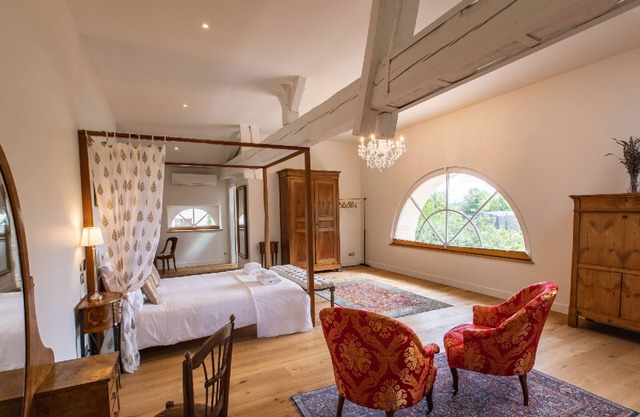 Suite Cèdre, Château Gassies, charm 15 minutes from Bordeaux, up to 4 guests
