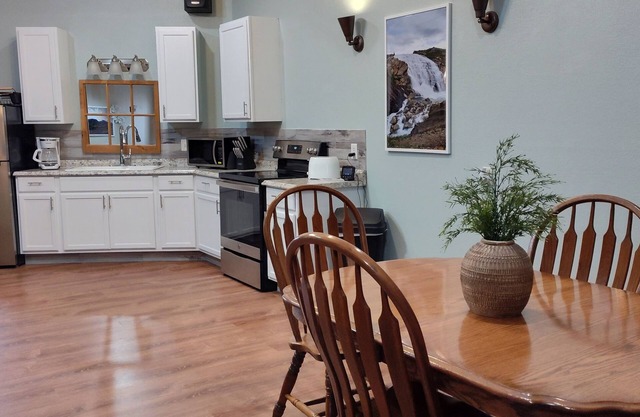 Suite Country Downtown #1 Cozy and Relaxing just mintues from Lake Frances