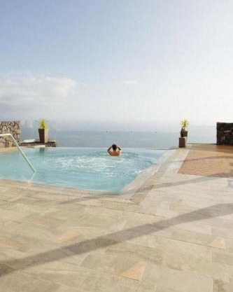 Suite de lujo con Piscina, Terraza y Espectaculares Vistas al Mar