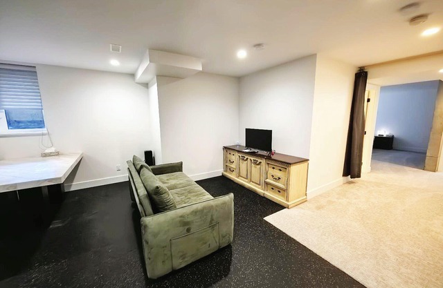 Suite in a Modern new house. High-quality community. good soundproofing.