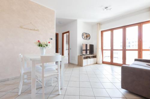 Suite Moderna 60 m2 con terrazzo privato - 5 min da Aeroporto FCO e Fiera di Roma
