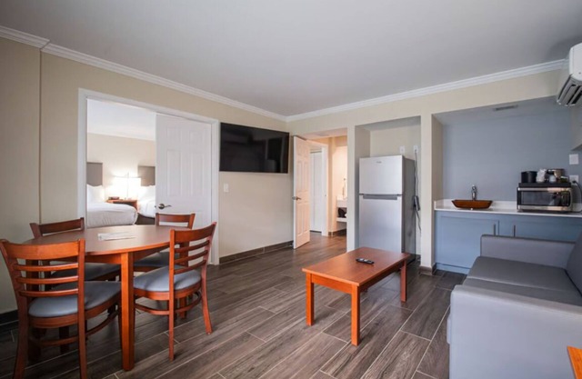 Suite with 2 Queen Beds at Equus Inn, Pet-friendly, Free Parking