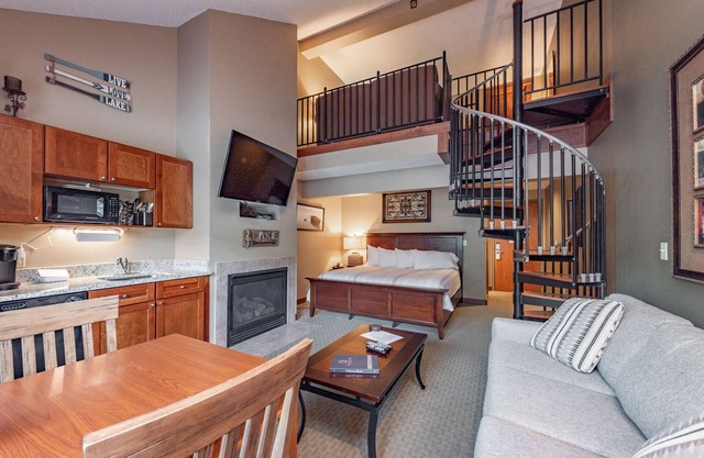 Suites at Silver Tree: A314 Studio & Loft Standard View