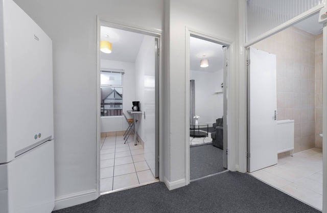 Suites by Rehoboth ★ Hendon Central ★ London