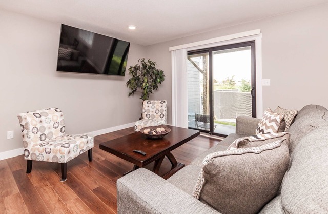 Suites on 4th Unit # 1 - 2 bdrm-2 bath-1 mile-Mayo Clinic