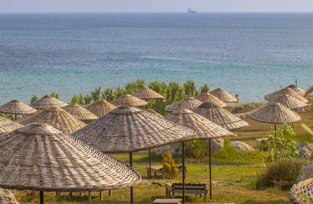 Sukha Inn Otel & Beach