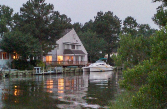 Summer Breeze - Waterfront Cottage For Rent