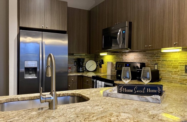 Summer Ready DT Dallas HighRise RFTPool AC Private Chef 2 Mins AmericanAirlines