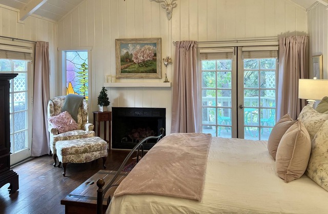 SUMMER SPECIAL!! JUNE-AUG $3200 PER MONTH!!!