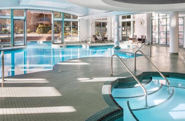 Summer Vacation in Kelowna Delta Grand Okanagan 1 Bdrm condo