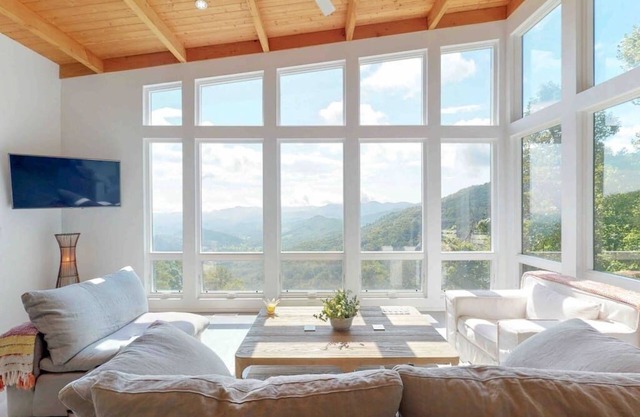 Summit House - Modern Luxury w/Million dollar views