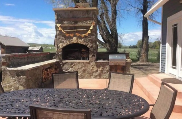 Sun River Fishing, Great House for Big Groups!