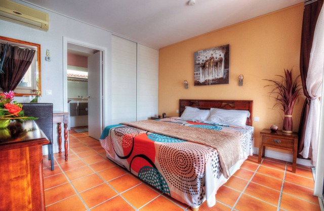 "Sun'sHome" - Apartment in the Residence "Anse de Rochers" in Saint-François