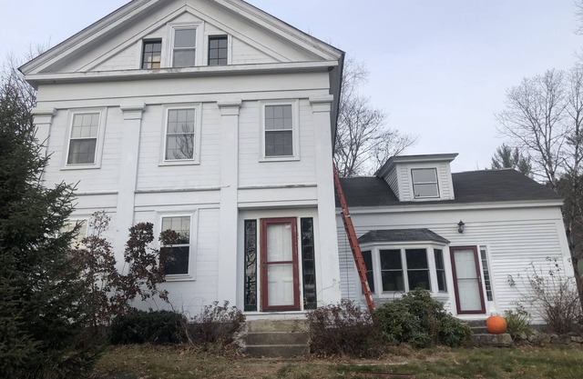 Sunday River Area Cozy Farmhouse