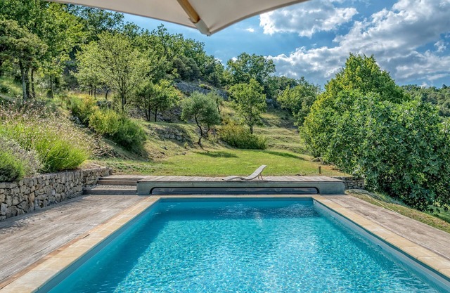 Sunlit Villa in Banne