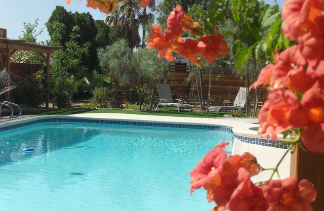 Sunlit Villa - Sophisticated, Luxurious, Elegant, minutes from the Strip