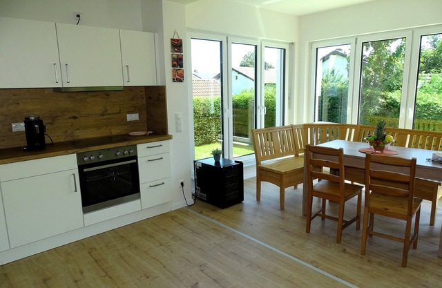 Sunny apartment with large garden in a local recreation area