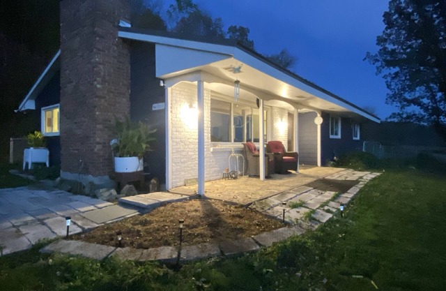 Sunny Brook Cottage with Amazing Views
