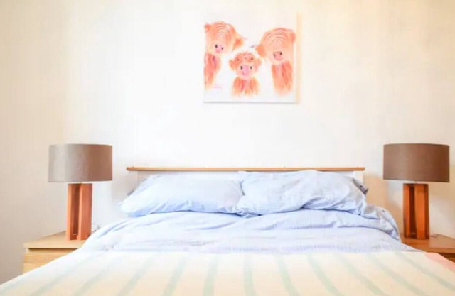 Sunny Edinburgh 2 Bed.