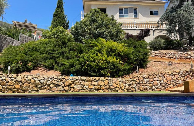 Sunny forest Villa near Barcelona