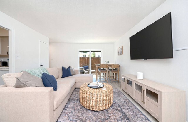 Sunny Haven #627: 1BR Townhome in Fort Walton