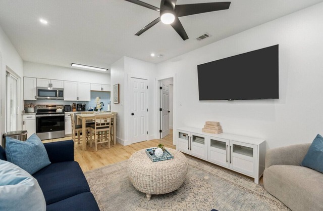 Sunny Haven #617: 1BR Townhome in Fort Walton