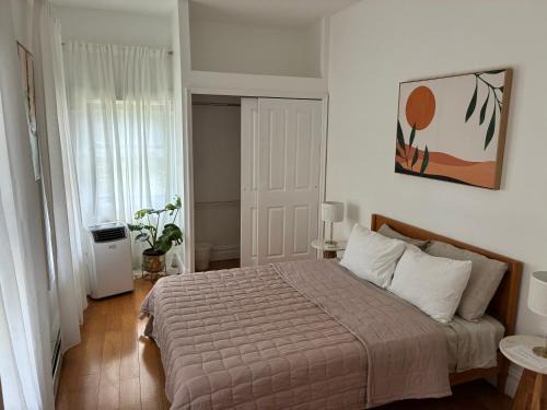 Sunny Private Room in Bed-Stuy