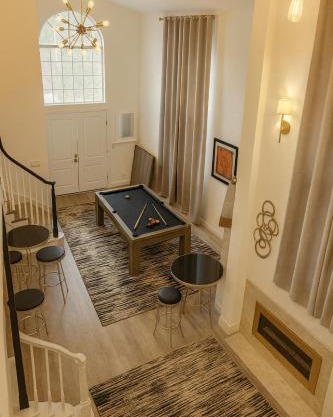 Sunny Santa Monica House - Hot Tub, Game Room, BBQ, Projector