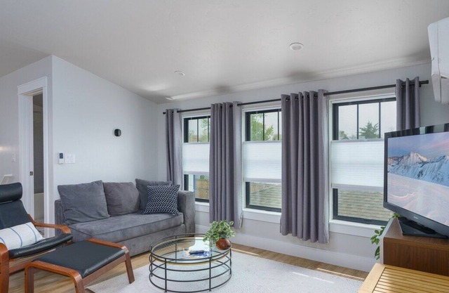 Sunny Schafer Park Guest Home ● Near RiNo