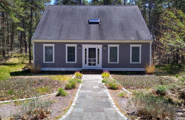 Sunny Seclusion in Wellfleet