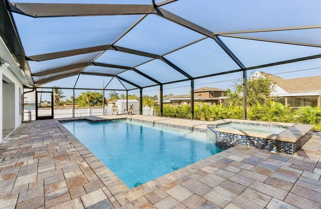 SunnyBeach Luxury Vacation House*Pool*Spa*Central Location