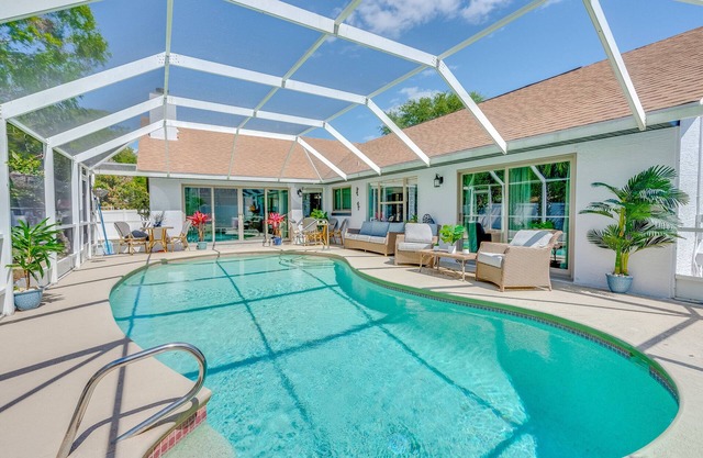 "Sunrise Chateau" - Renovated, Luxury Pool Home - 3BR/2BA