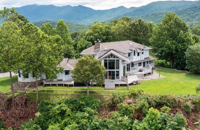 Sunrise to Sunset - Luxury reatreat, stunning views, swim spa!