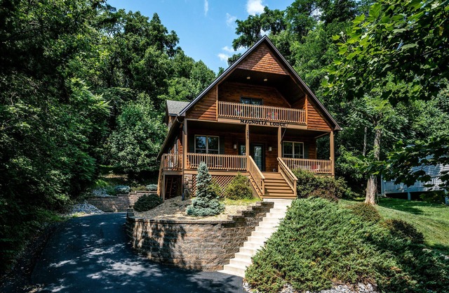 Sunrise Views & Mountain Charm!