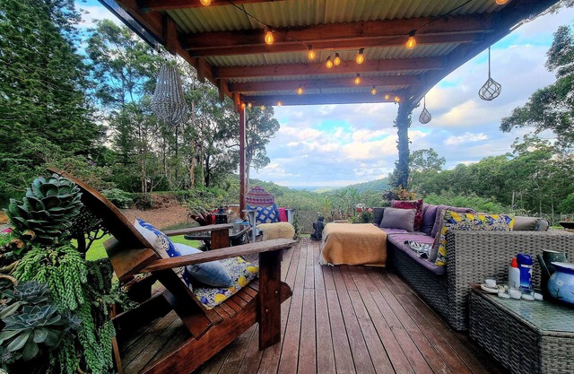 Sunrises & Ocean views on the horizon, pet friendly,fire pit, relax.