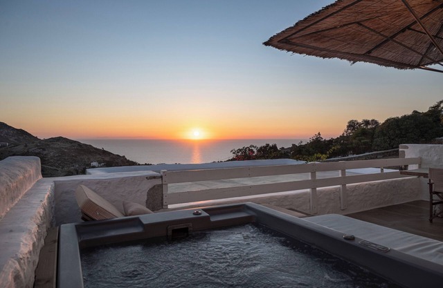 Sunset and sea view villa in Chora