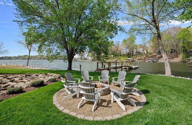 Sunset Cottages by SoCharm | Intimate Lake Getaway