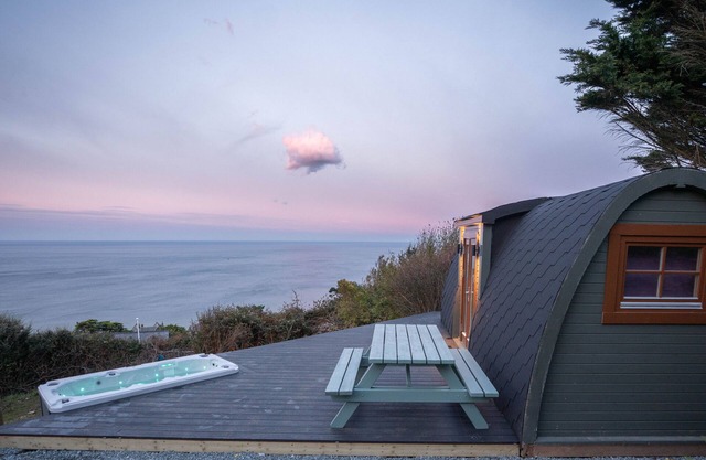 Sunset Couples Retreat with Hot tub