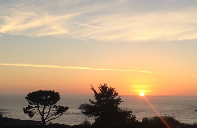 Sunset House -A View to Experience- Serene Location in Town.