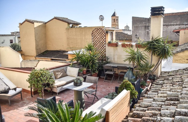 SUNSET HOUSE - Cozy fully equipped house with terrace close to Poetto Beach