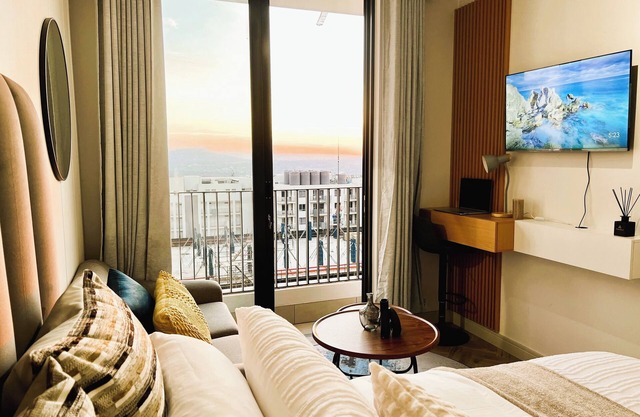 Sunset studio in the heart of Rosebank