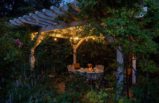 Sunshine Farmhouse - A Sanctuary in Solvang