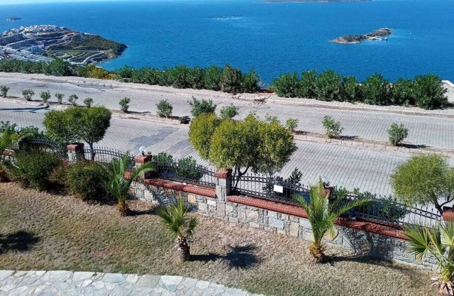 Super 2 + 1 Garden Floor Apartment in Bodrum Flamingo Country Club