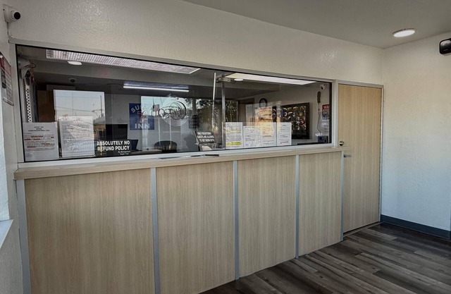 Super 7 Inn Dallas West Arlington