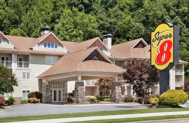 Super 8 by Wyndham Cherokee