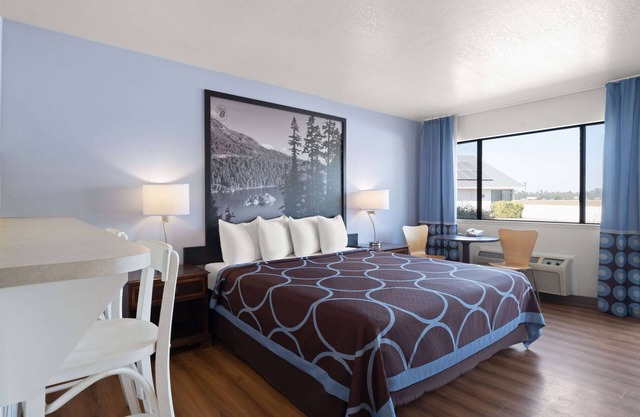 Super 8 by Wyndham Dunnigan